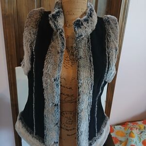 Live A Little Ladies Size L Faux Fur Vest - Black and White